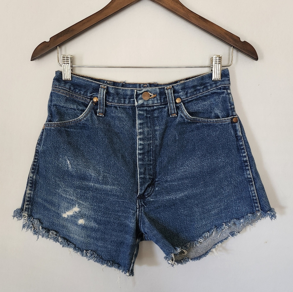 Vintage High Rise Wrangler Cut-Offs size 28